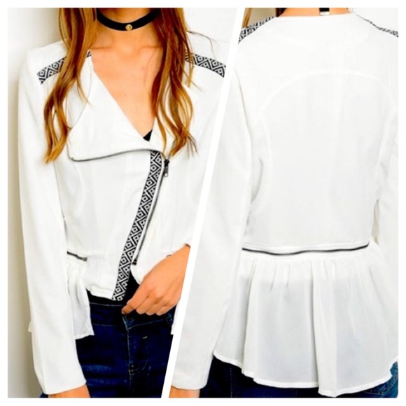 Jackets & Blazers - 💥HP x 3💥 WHITE & BLACK MOTO JACKET!